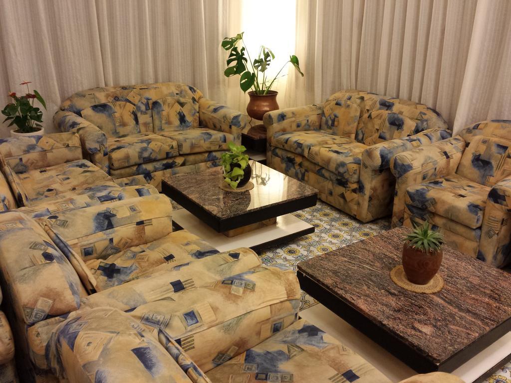 Hotel Paco Пиетра Лигуре Екстериор снимка