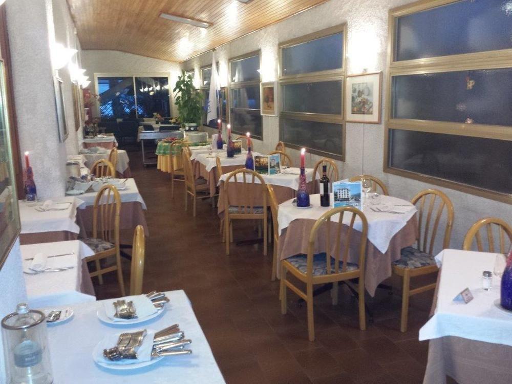 Hotel Paco Пиетра Лигуре Екстериор снимка